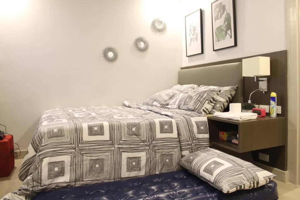 A2J Luxury Bgc Balcony Suite Near Sm Aura Taguig Manila Bagian luar foto