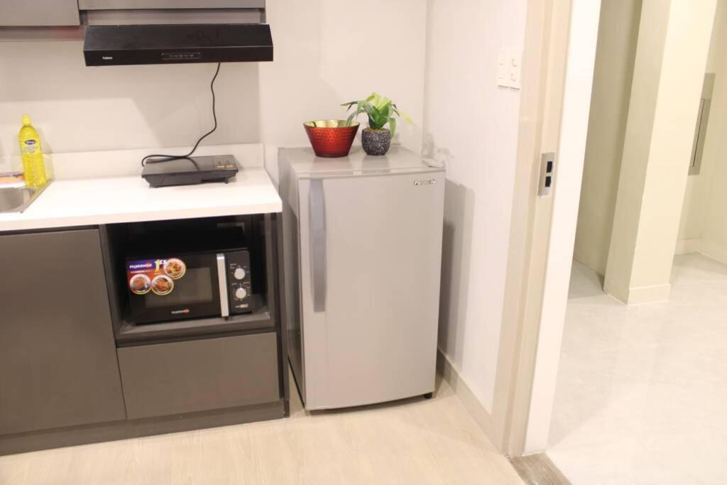 A2J Luxury Bgc Balcony Suite Near Sm Aura Taguig Manila Bagian luar foto